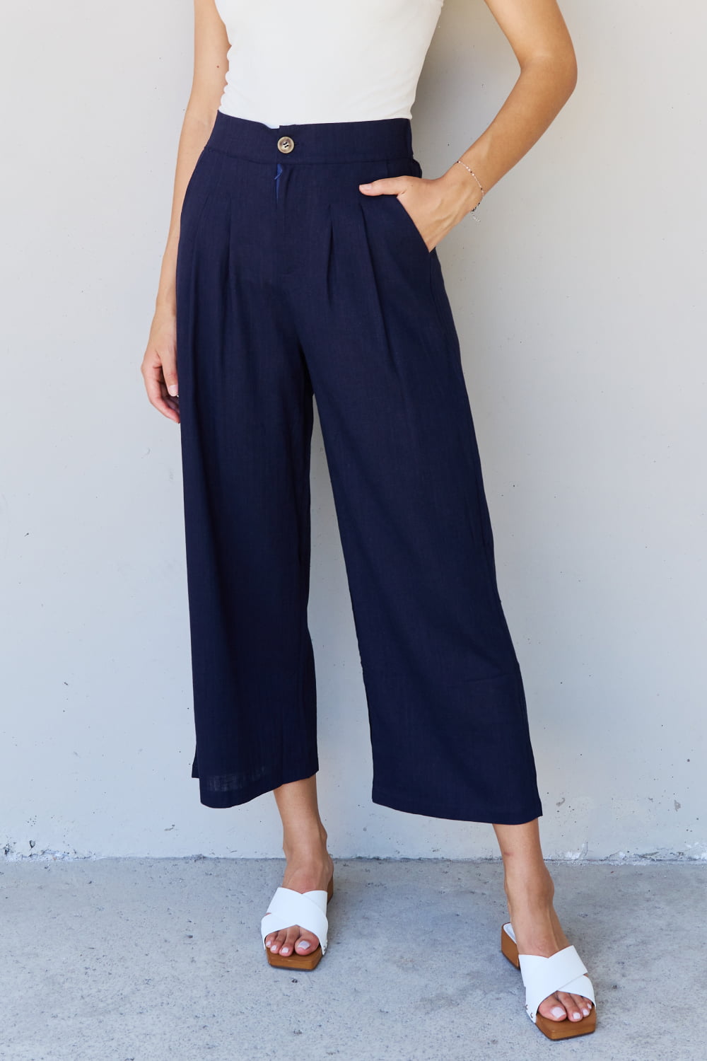 And The Why In The Pleated Detail Linen Pants in Dark Navy
